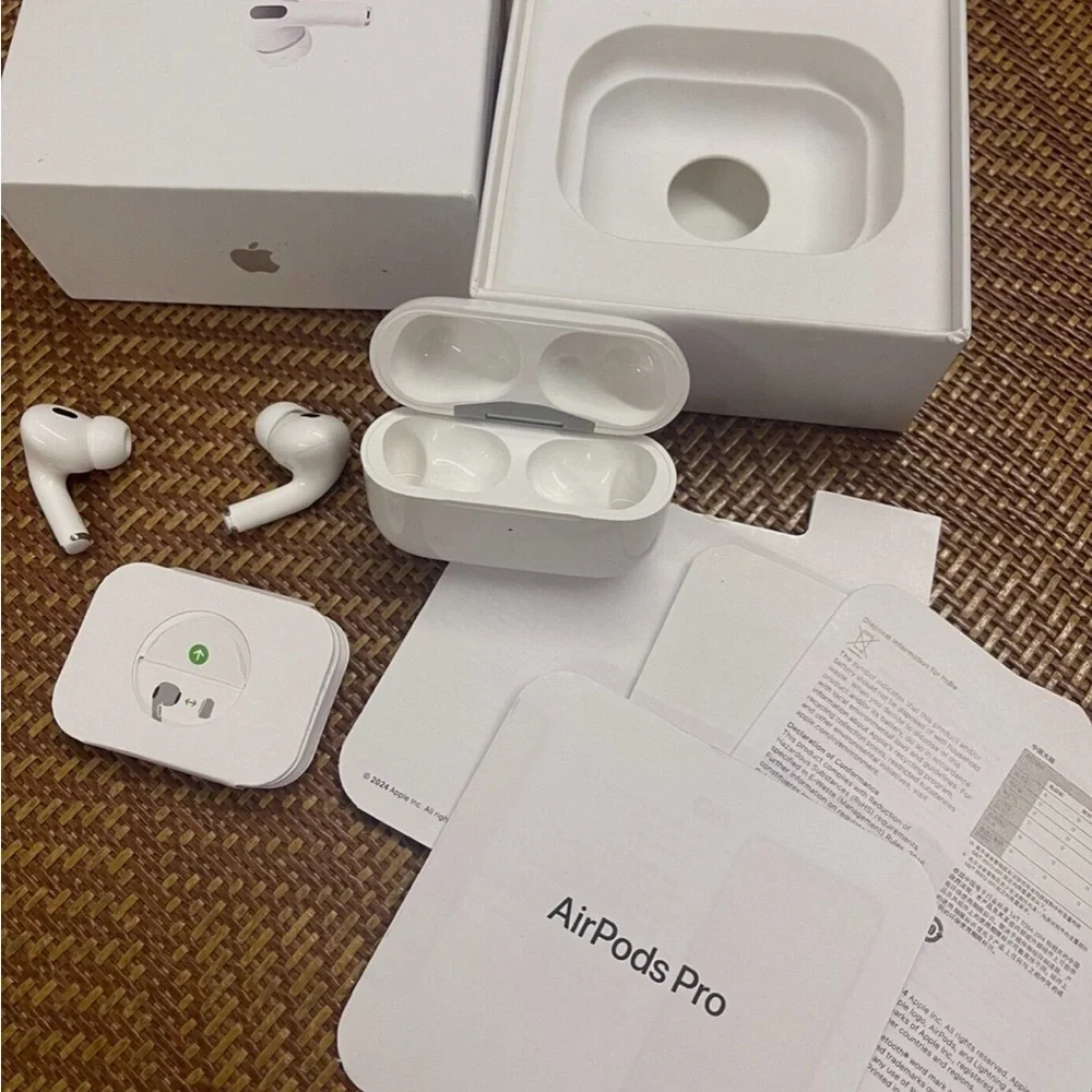 Apple Wireless Earbuds - White